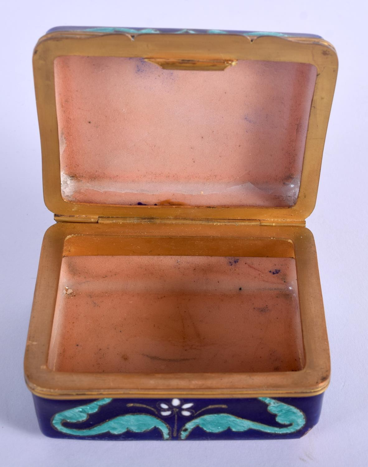 AN ART NOUVEAU EUROPEAN ENAMELLED BOX. 96 grams. 3.5 cm x 7 cm. - Bild 4 aus 5