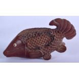 JAPANESE WOOD BOX IN FOR FORM OF A FISH. 12.7cm x 5.6cm, weight 80.4g