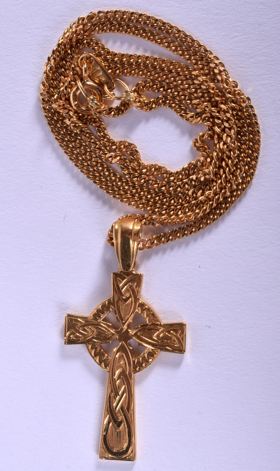 AN 18CT GOLD CELTIC CROSS NECKLACE. 9.6 grams. 48 cm long.