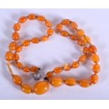 AN AMBER NECKLACE. 7 grams. 37 cm long.