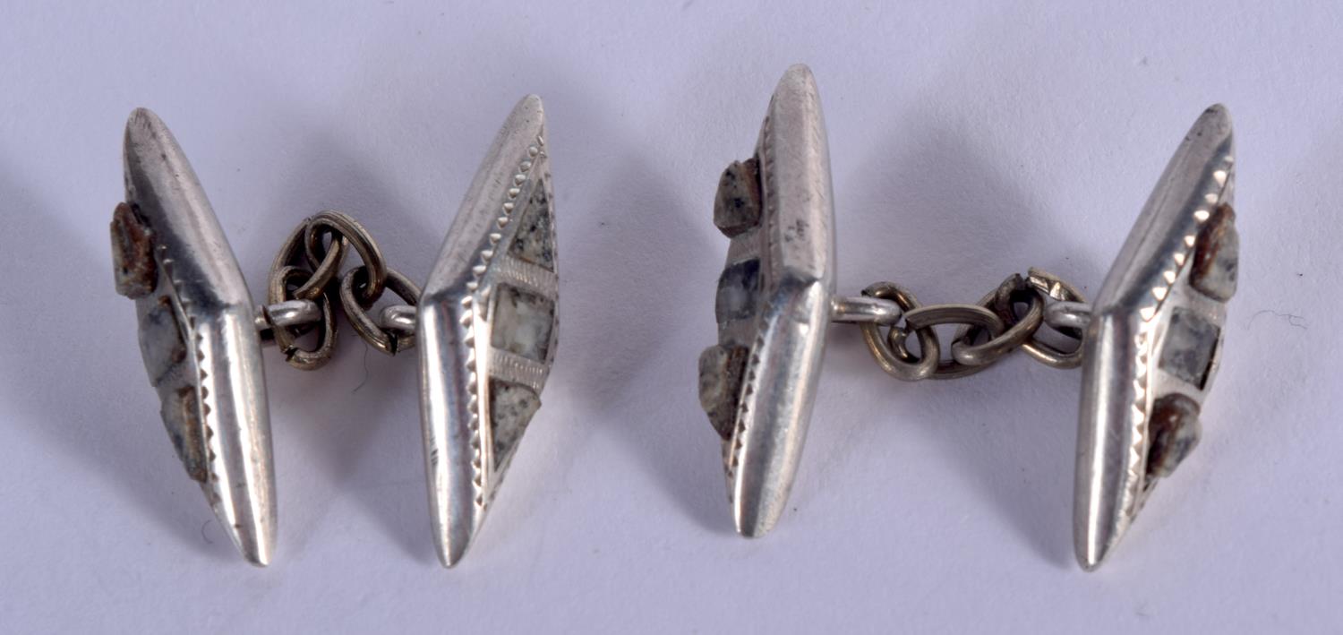 A PAIR OF SILVER AND STONE CUFFLINKS. 3 grams. 2 cm x 0.75 cm.