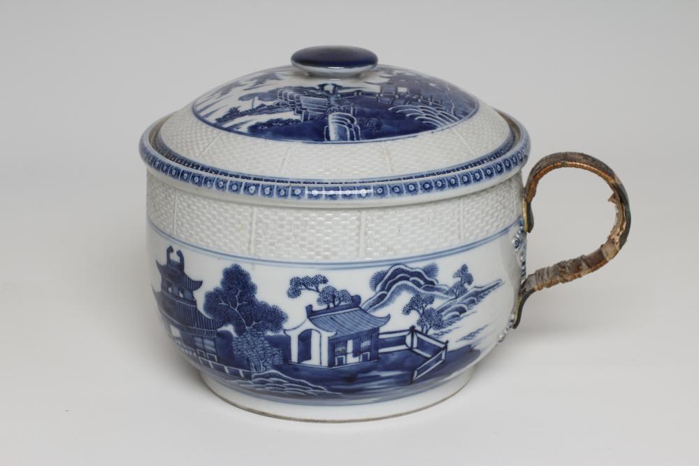 A CHINESE EXPORT PORCELAIN CHAMBER POT AND COVER of rounded cylindrical form with basket weave