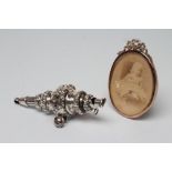 AN EDWARDIAN SILVER RATTLE/WHISTLE, maker's mark SB, Birmingham 1910, in the George III style with a