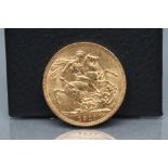 A GEORGE V GOLD SOVEREIGN, 1911, 7.9g (Est. plus 17.5% premium)