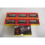 Hornby Goods Wagons R6222 weathered hoppers and weathered coal trucks, boxed E (Est. plus 21%