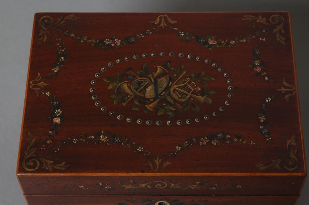 A GEORGIAN MAHOGANY TEA CADDY, c. 1800, of oblong form with box wood edge stringing, painted with - Image 2 of 4