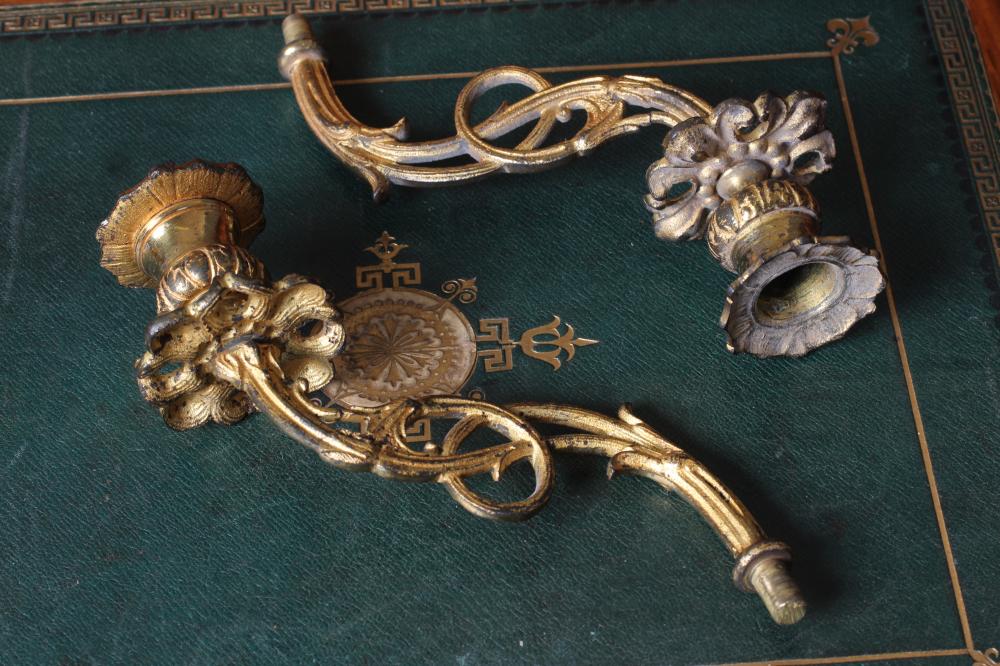 A VICTORIAN PRESENTATION BURR WALNUT AND MARQUETRY INLAID DAVENPORT, of piano top form with gilt - Image 4 of 11