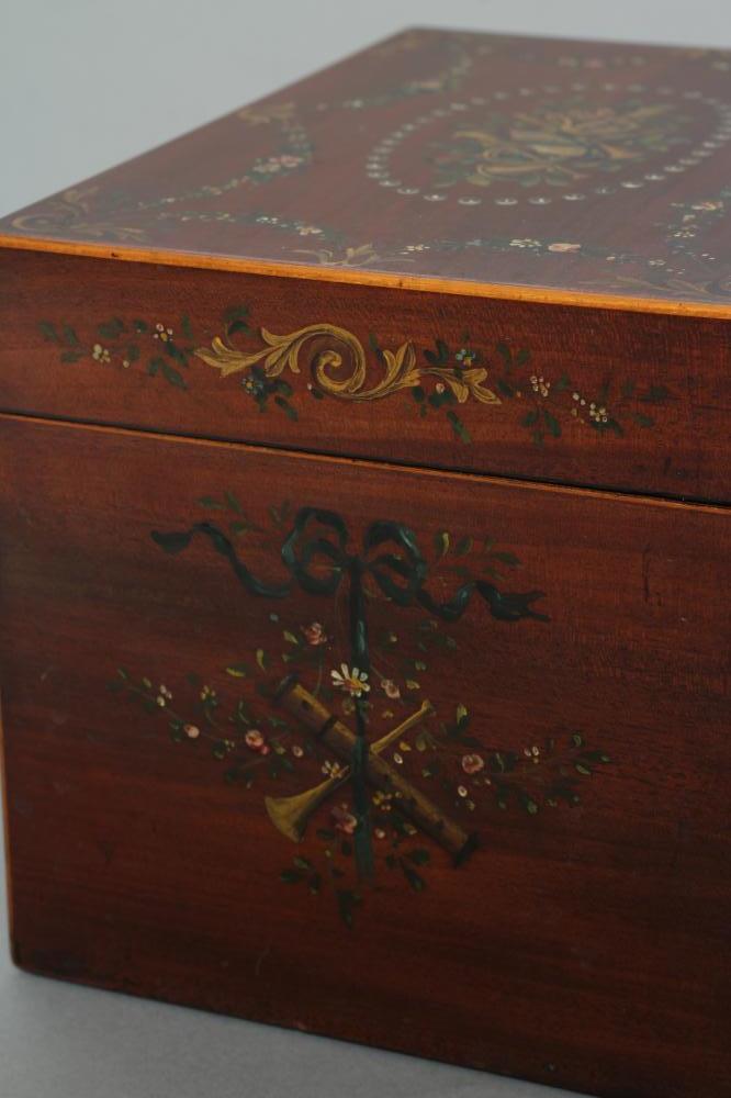 A GEORGIAN MAHOGANY TEA CADDY, c. 1800, of oblong form with box wood edge stringing, painted with - Image 4 of 4