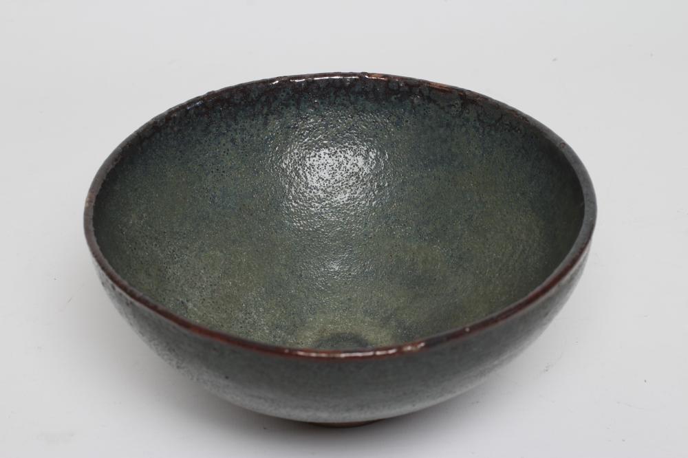 A CHINESE STONEWARE BOWL of plain circular form in a green "Jun" glaze, unmarked, 7" diameter ( - Image 2 of 4