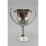 AN EDWARDIAN TROPHY, maker Hollis & Newman, Birmingham 1906, the plain "U" shaped body with two high