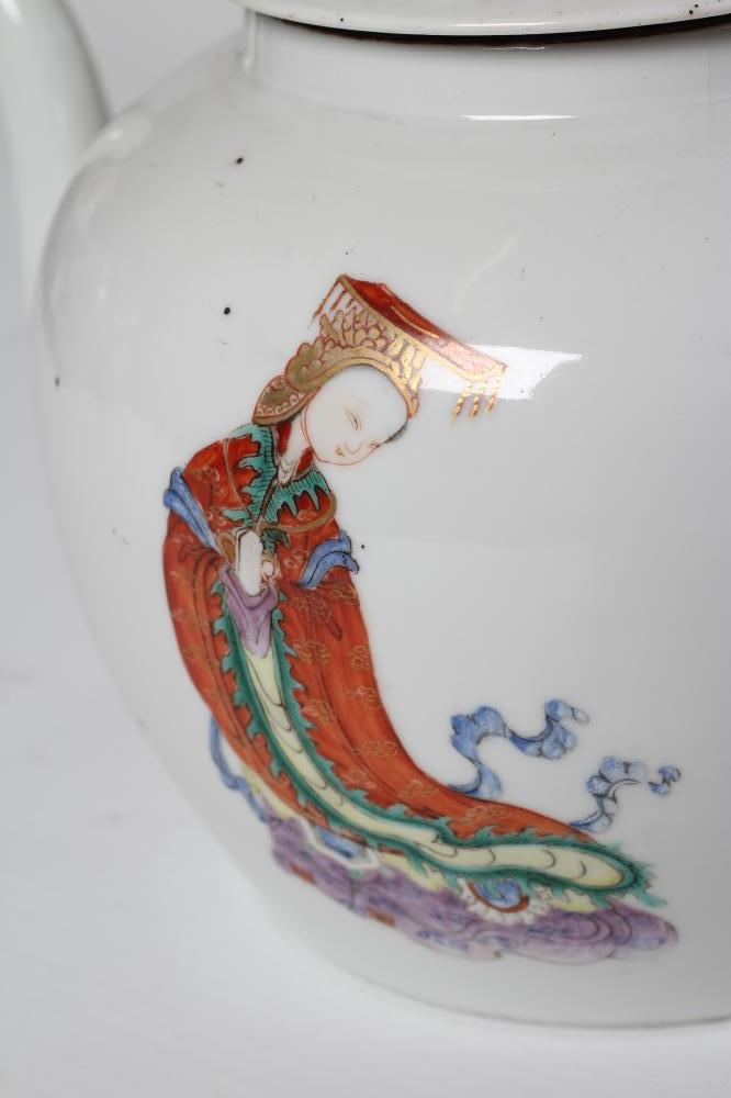 A CHINESE PORCELAIN TEAPOT AND COVER of rounded cylindrical form, painted in coloured enamels with a - Image 2 of 20