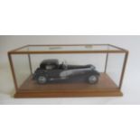 A Franklin 1:16th Model of a Bugatti Type 41 Napoleon in glass display case, E (Est. plus 21%