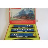 Triang Hornby blue Pullman Train Set with centre coach and track, boxed G (Est. plus 21% premium