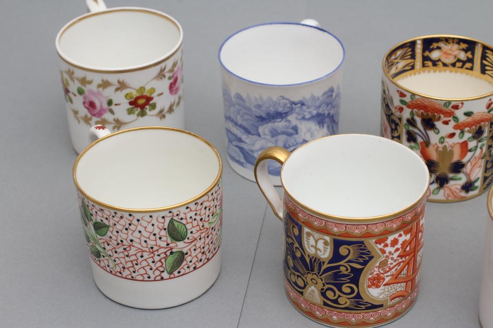 A COLLECTION OF TEN ENGLISH PORCELAIN COFFEE CANS, early 19th century, including Minton pattern No. - Image 4 of 15