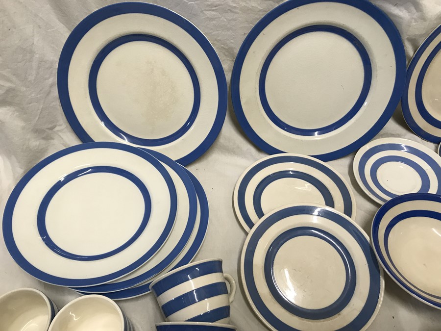Selection of Blue and white Cornish Ware. Dinner plates 25cms and 23cms w, various saucers, mugs, - Image 4 of 5