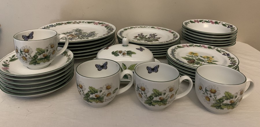 Royal Worcester part dinner and tea service 'Worcester Herbs' 6 x 26cms d plates, 6 x 21cms d - Image 2 of 5