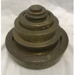 Set of Victorian Avery brass weights, quarter ounce to four pound. Condition ReportUnpolished, dents