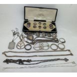 A quantity of silver and white metal jewellery including 4 Edwardian hallmarked silver buttons,