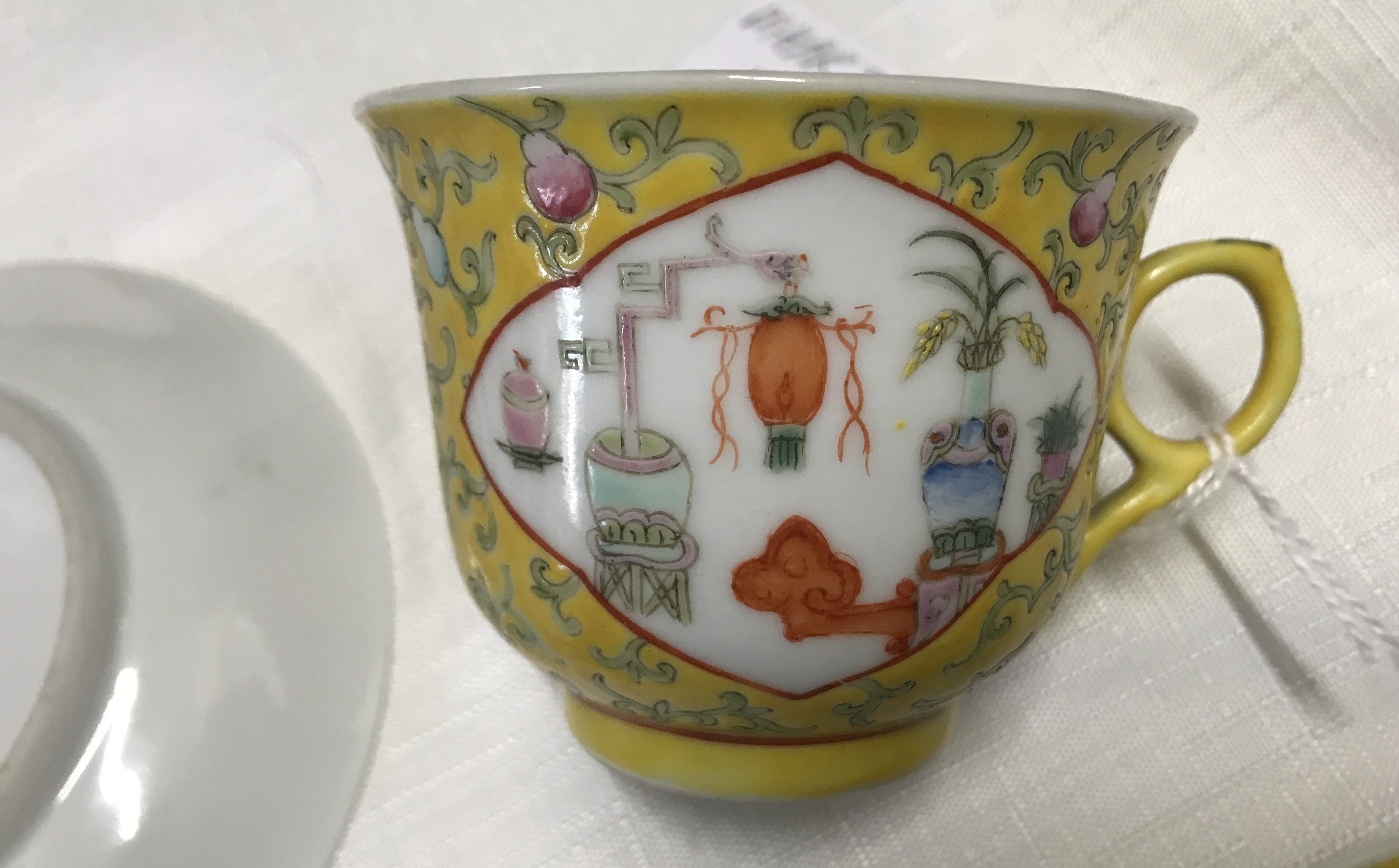 Chinese famille jeune tea bowl, cup and two saucers with square seal marks. Condition ReportNibble - Image 5 of 9