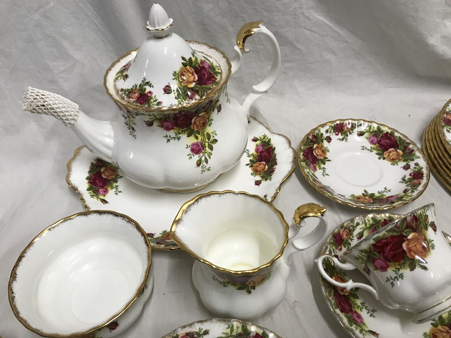 Royal Albert Old Country Roses tea and dinner war, tea set, teapot, milk and sugar bowl, 6 side - Image 6 of 8