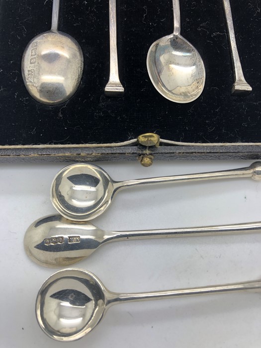 Boxed silver coffee spoons, Birmingham 1933, two salt spoons and a mustard spoon. 60.3gms total - Image 2 of 2