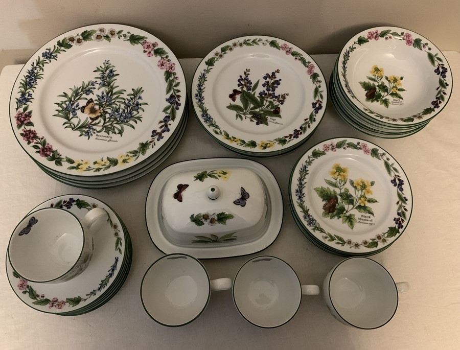 Royal Worcester part dinner and tea service 'Worcester Herbs' 6 x 26cms d plates, 6 x 21cms d - Image 5 of 5