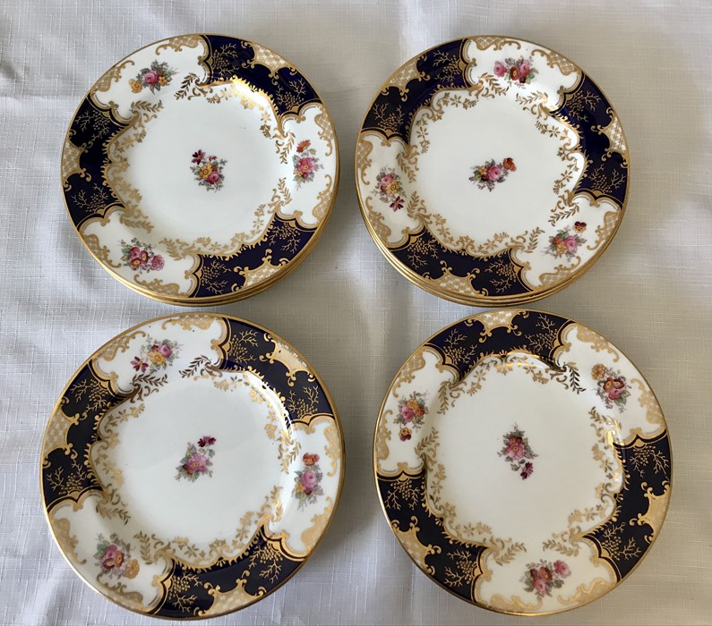 A Coalport tea service, 12 saucers, 12 plates, 12 cups, 1 sugar bowl and 2 cake plates. Condition - Image 6 of 9
