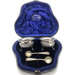 Boxed hallmarked silver salts and spoons, Sheffield 1895, maker Henry Atkin. 71.3gms total.