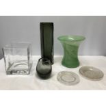 A collection of glassware to include a tall decorative retro vase c1960 in dark green 30.5cm, a dark