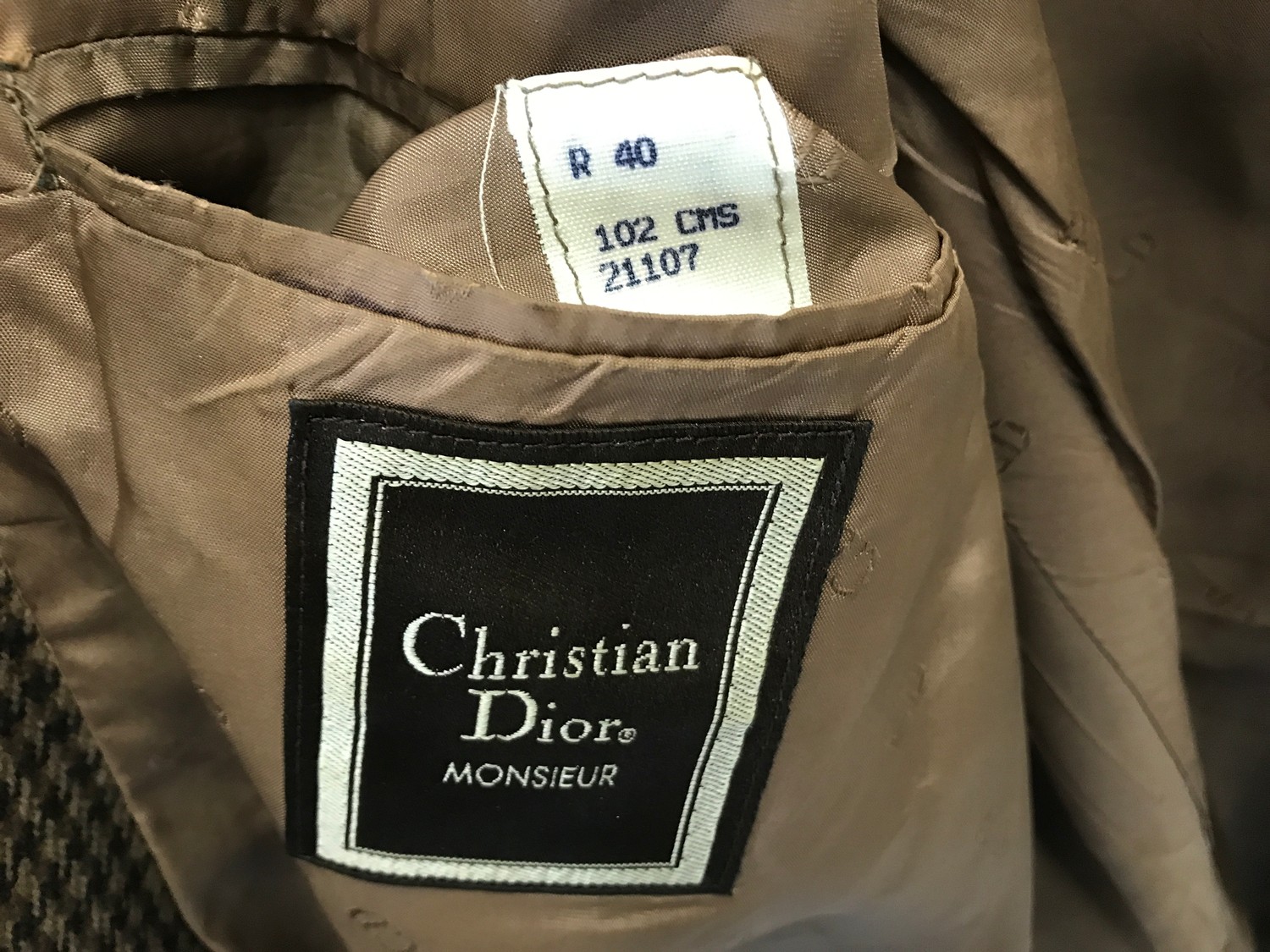 Christian Dior Gentleman's Jacket, dog tooth pattern pure wool, viscose lined size 40 regular. - Image 4 of 6