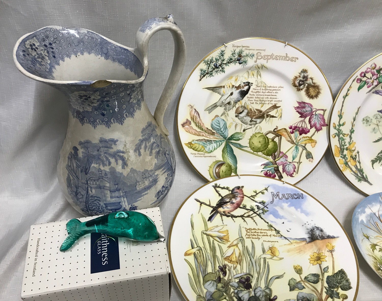 Pottery and glassware selection. Osborne plaques, Caverswall decorative plates, blue and white jug - Image 4 of 7