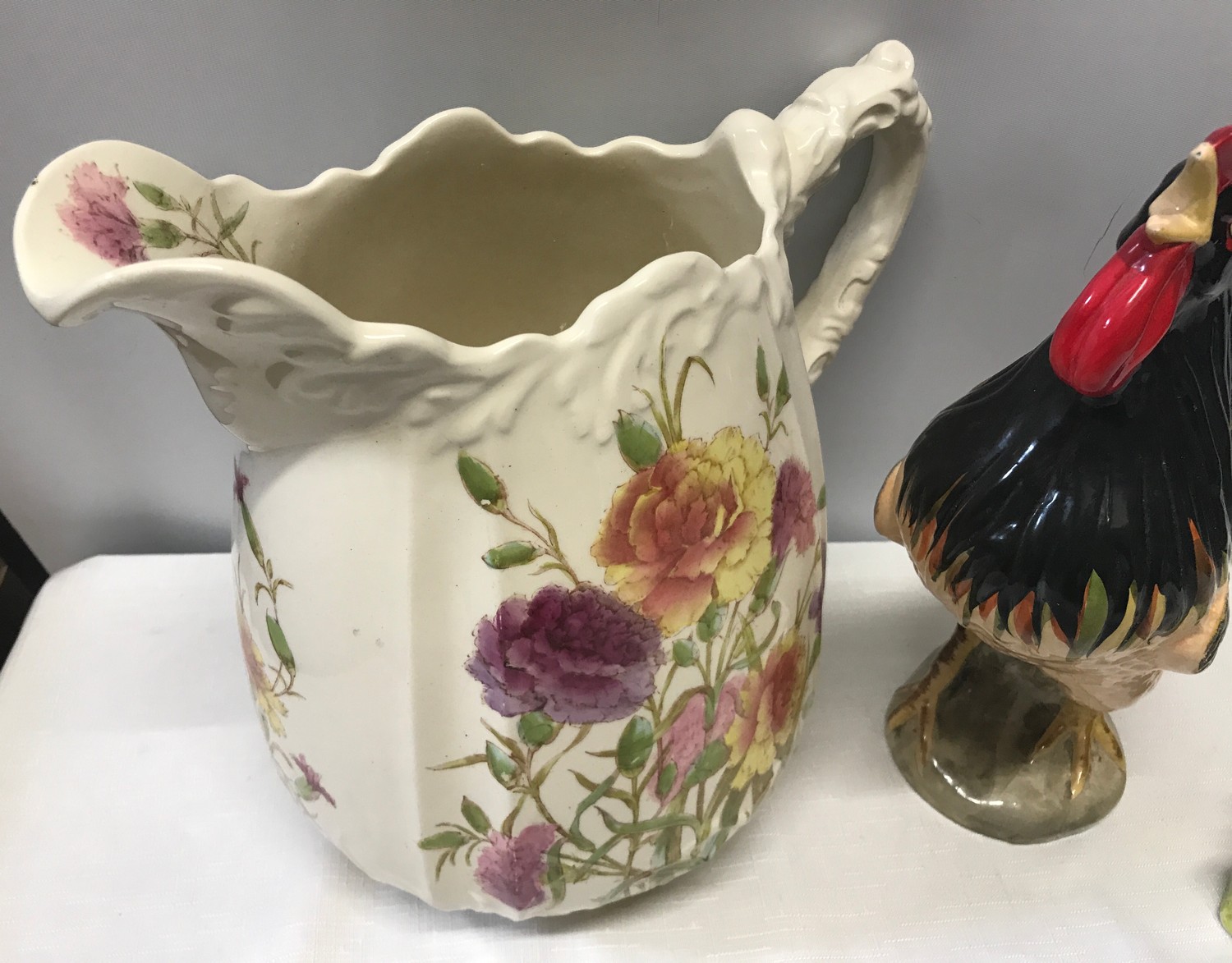 Mixed lot of Clarice Cliff Bizarre posy vase 10.5cm h. Babbacombe pottery cockerel 30cm h and a - Image 4 of 5