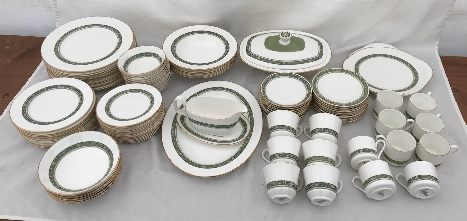 A large quantity of Royal Doulton Rondelay H5004 china to include 12 dinner plates 27cm w, 6 soup