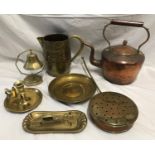 Copper and brassware to include a large copper kettle 32cms h, a large brass jug 21cmsh, desk