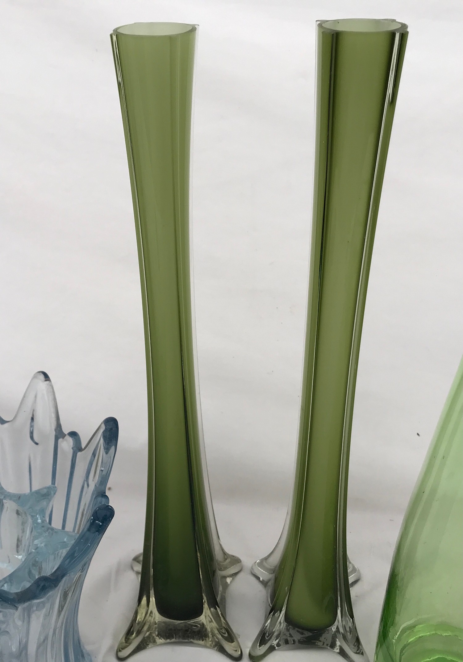 Mid century coloured glass vases to include a pair of green tall slim vases 40cms h, a blue flared - Image 4 of 4
