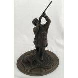 David Hughes sculpture, bronze effect Ltd Edition of 250. Hunter with gun dog, base 21.5 x 15cms.