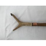 Horn handled walking stick 47cms l.Condition ReportGood condition, copper ferule.