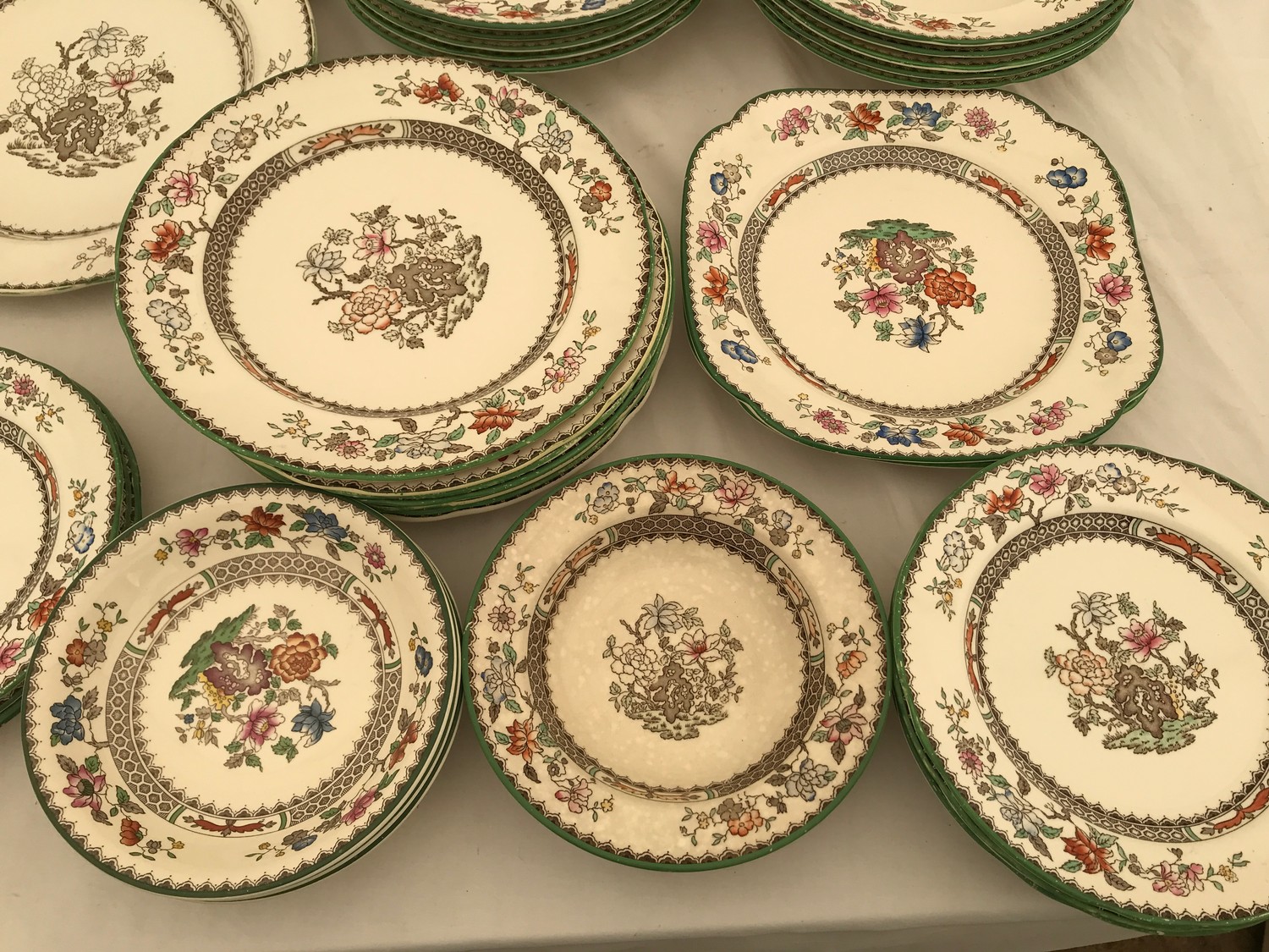 Copeland Spode 'Chinese Rose' patterned dinnerware, 47 pieces comprising 8 dinner plates 27cms d, - Image 7 of 8