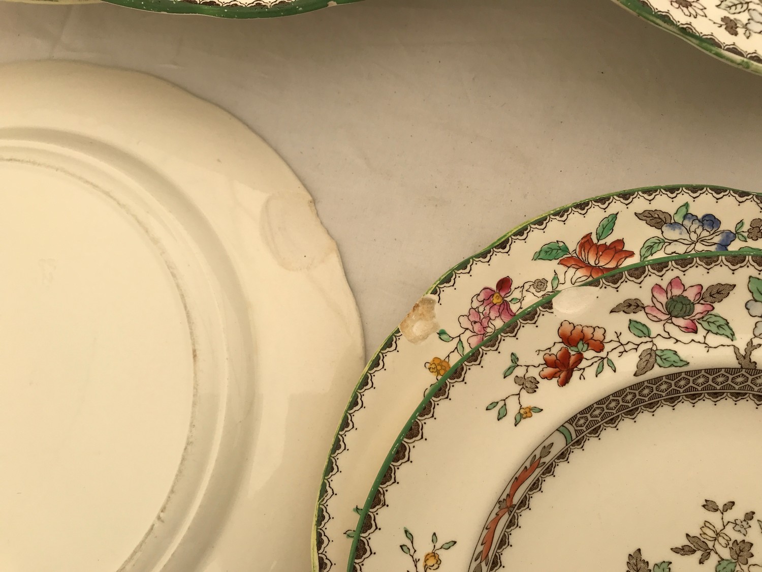 Copeland Spode 'Chinese Rose' patterned dinnerware, 47 pieces comprising 8 dinner plates 27cms d, - Image 2 of 8