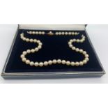 A cultured pearl necklace with 9 ct gold clasp 44cms l.Condition ReportGood condition.