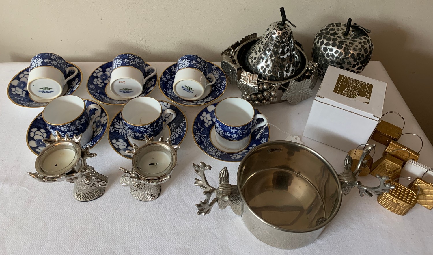 Copeland Spode coffee service, 6 coffee cans and saucers together with modern plated table ware,