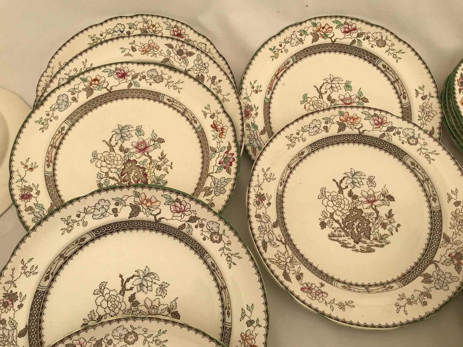 Copeland Spode 'Chinese Rose' patterned dinnerware, 47 pieces comprising 8 dinner plates 27cms d, - Image 5 of 8