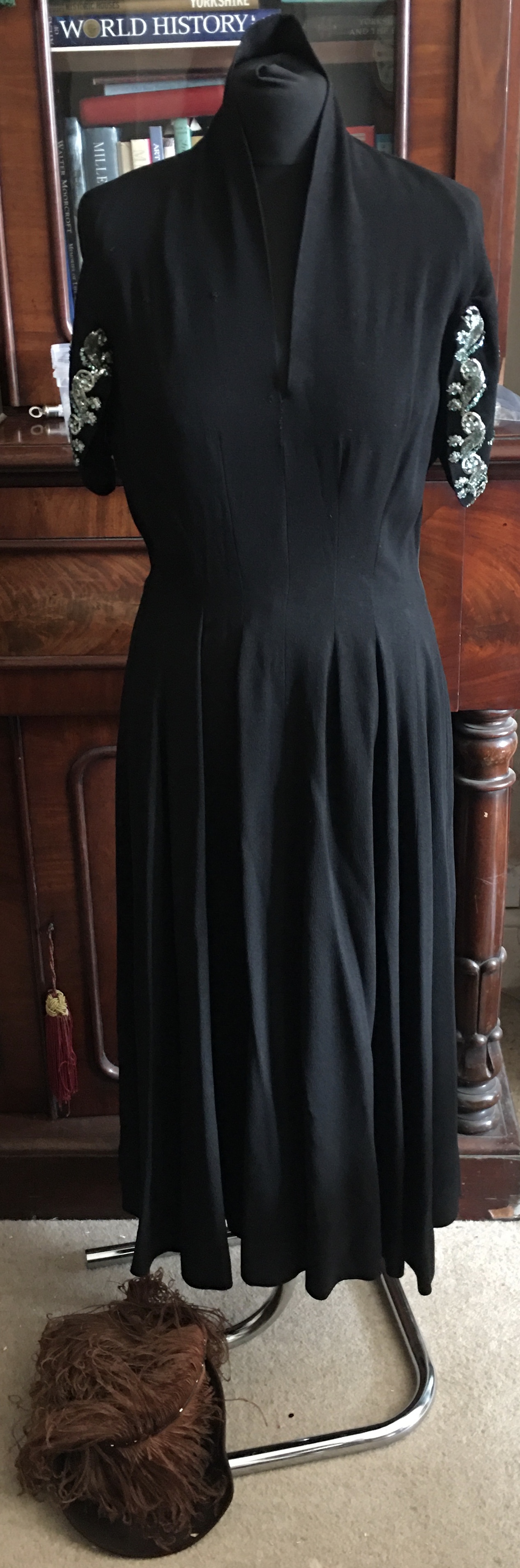 A black 1940’s French crepe dress with silver and turquoise beads and sequins to caped sleeves - Image 2 of 10