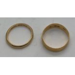 Two 22ct gold wedding bands. Size O and L. 6.1gms