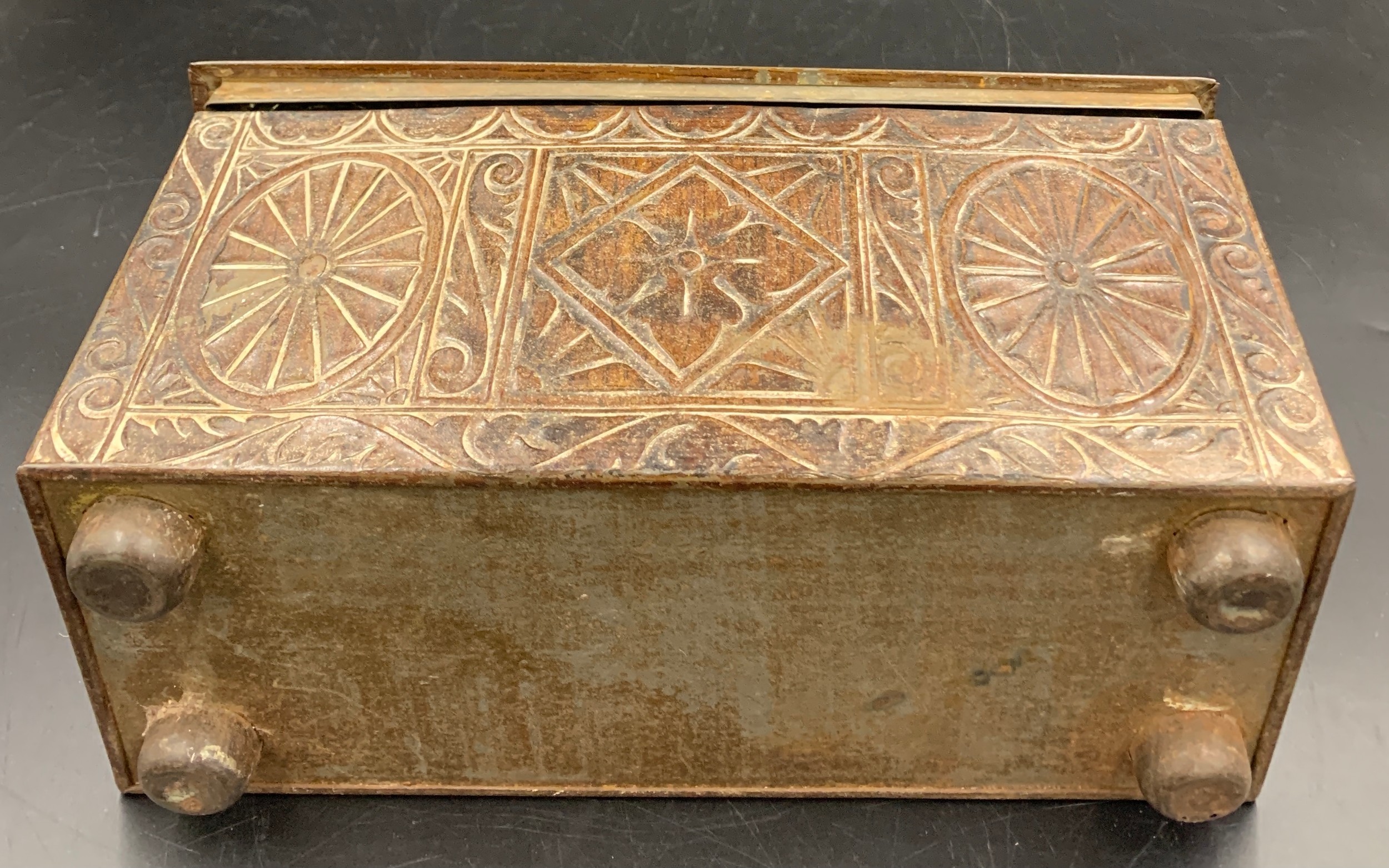 A vintage biscuit tin in the form of a carved oak coffer. 27 x 12 x 12cms h.Condition ReportGood - Image 5 of 6