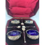 Cased silver salts and spoons. Birmingham 1887, maker Vale Bros and Sermon.Condition ReportChips