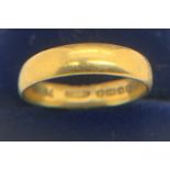 A 22ct gold wedding band. 4.7gms.Condition ReportGood condition.