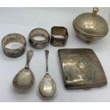 Hallmarked silver to include caddy spoon Sheffield 1901 maker Walker & Hall, small spoon