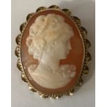 9ct gold small cameo pendant/brooch. 3cm h x 2.3cms w hallmarked Sheffield .375 1978.Condition