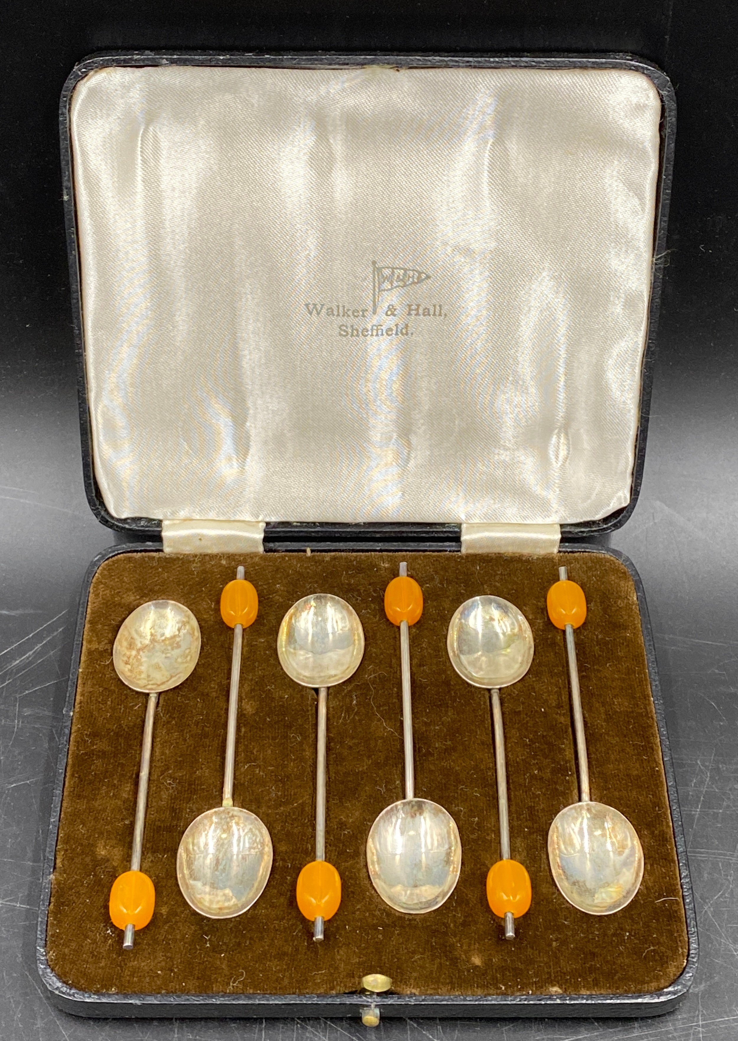 Cased silver coffee bean spoons. Birmingham 1932. Total weight 35gms.Condition ReportGood